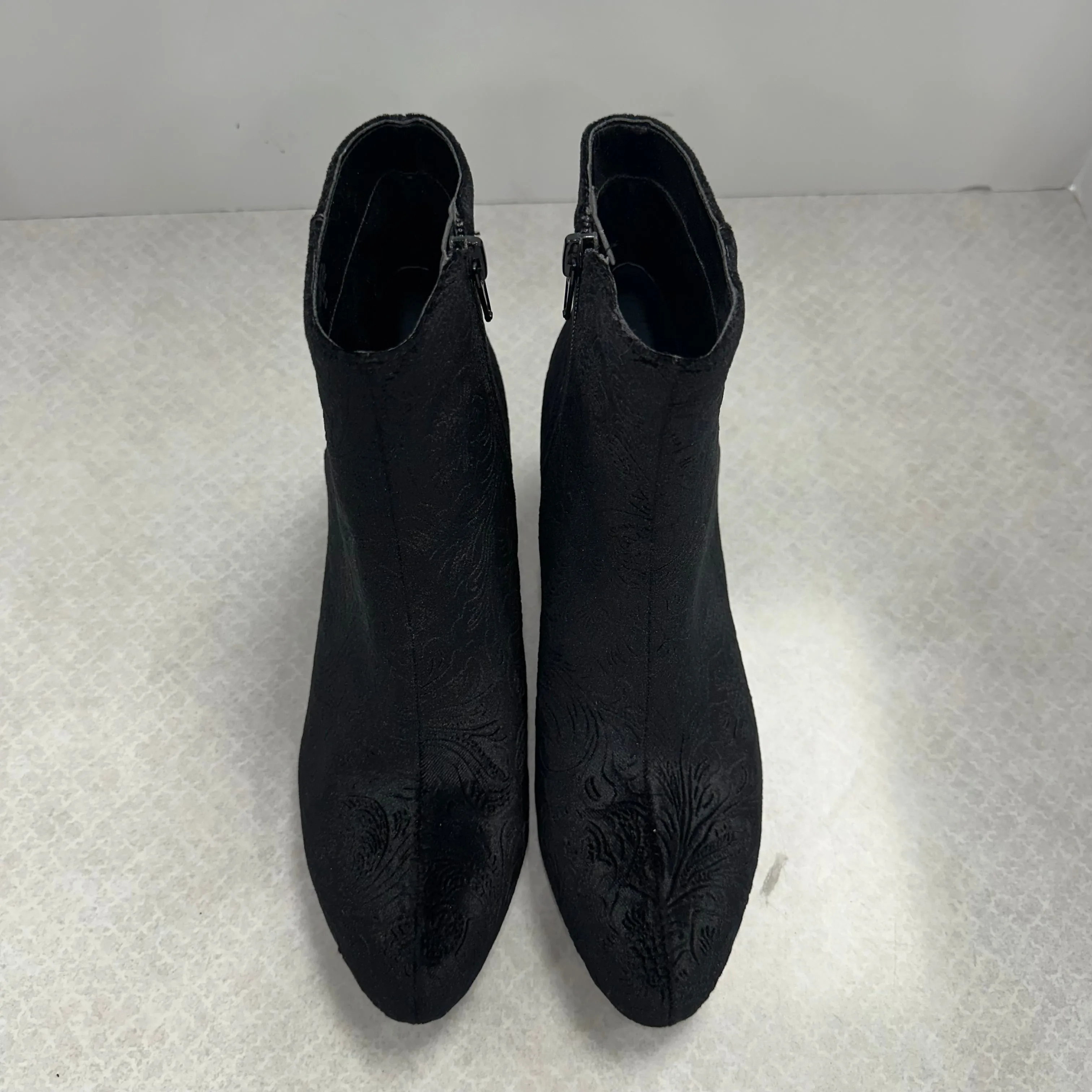 Boots Ankle Heels By Unisa In Black, Size: 6.5